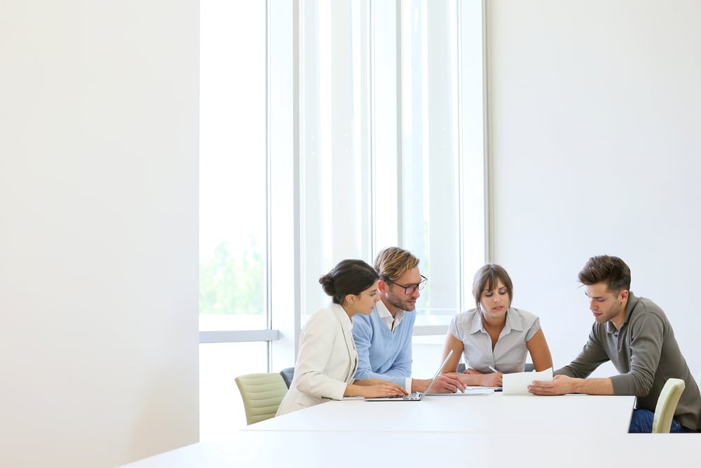 Sonntags Feiertags oder Nachtarbeit: Besprechung über die Optimierung von Schichtzulagen