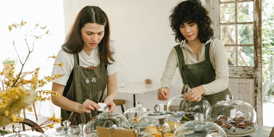 employees of company UitzendWerk Direct working in cafe