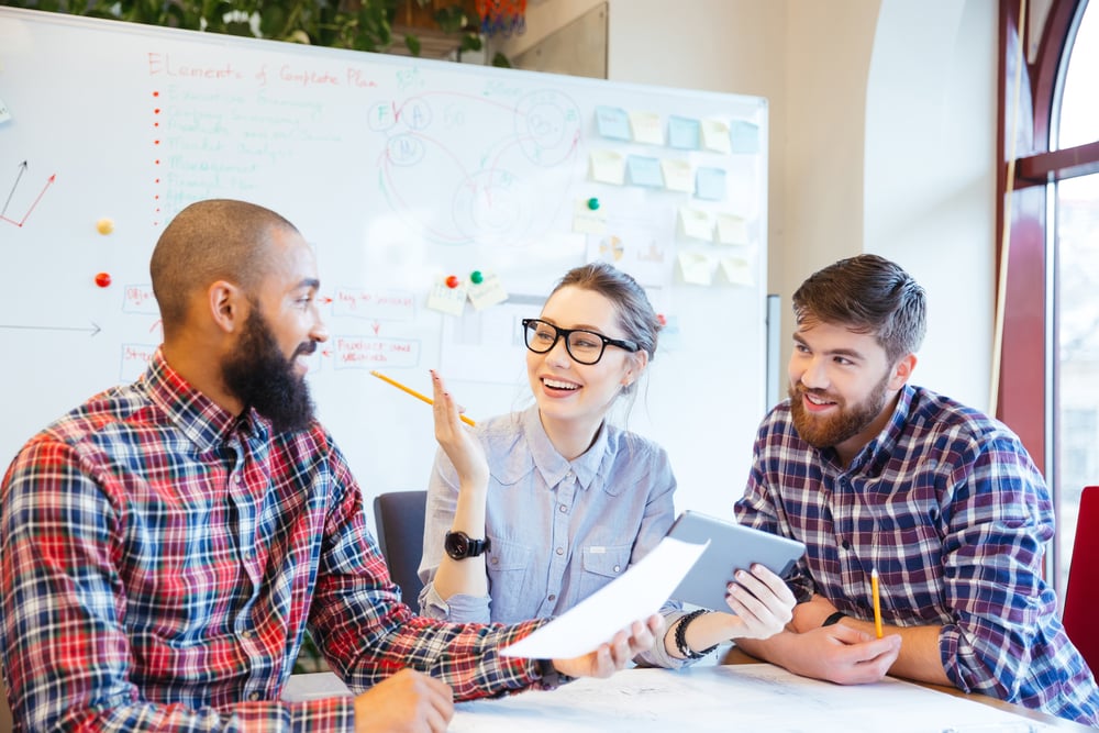 Gruppenarbeit während des Onboarding-Seminars.