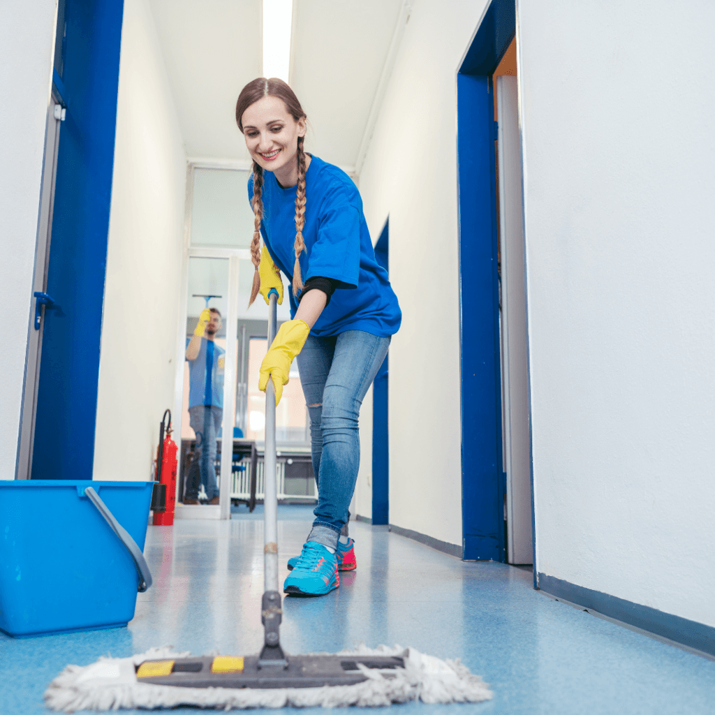 Werknemer in de schoonmaak sector krijgt hoger minimumloon