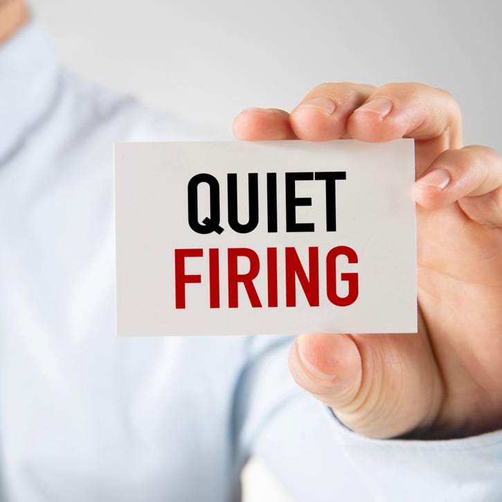 quiet firing zodat de werknemer ontslag neemt