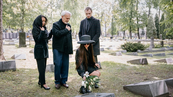 Mitarbeiter nimmt Sonderurlaub wegen Todesfall in der Familie.