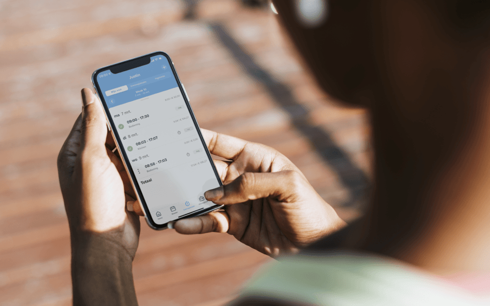 Stundenzettel-App auf einem Smartphone