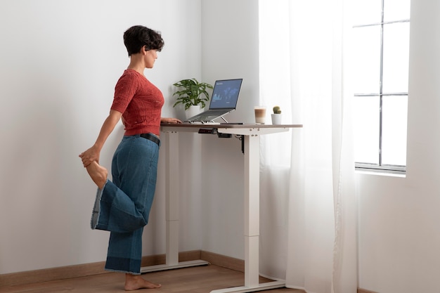Häusliches Arbeitszimmer: Arbeitszimmer zu Hause eingerichtet für die Homeoffice-Pauschale.