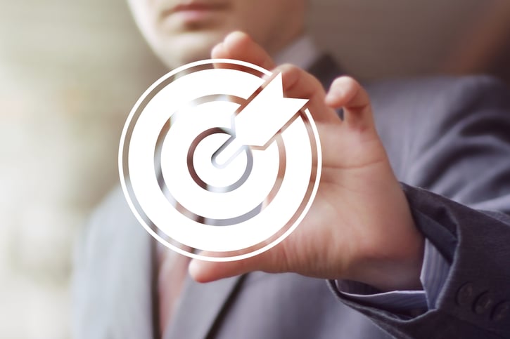 Mitarbeiter bei der SMART-Zielsetzung im Meeting