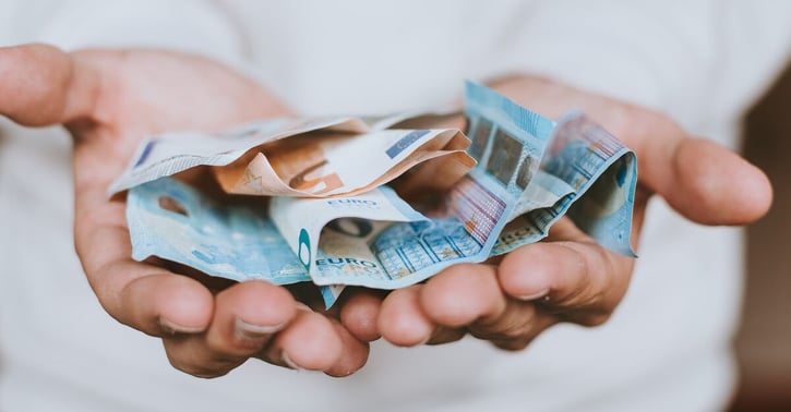Man heeft euro biljetten in handen 