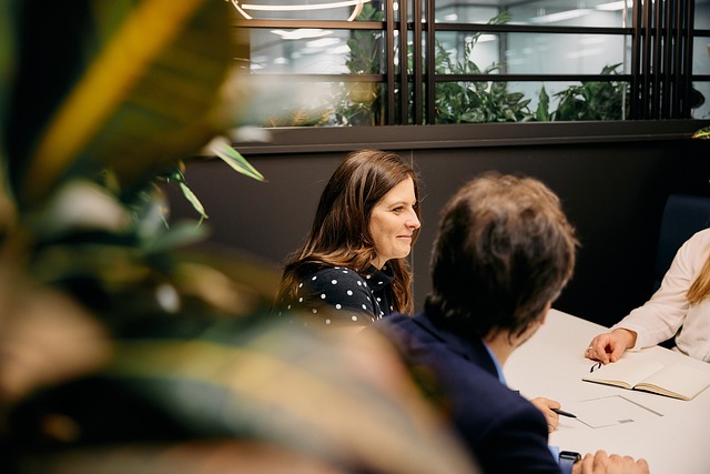type collega' type collega's delen, kantoor, complimenten manager uitdaging  