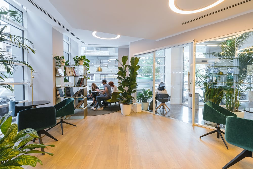 Kreativer Raum für Hot Desking in einem Büro.