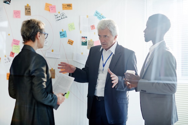CHRO diskutiert Strategien mit dem Vorstand - Personalleiter