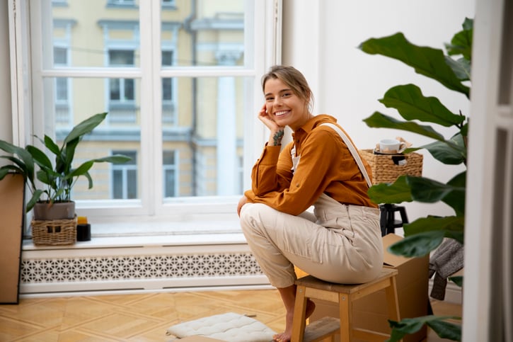 Für einen kürzeren Arbeits- oder Dienstweg wird dem Arbeitnehmer vom Arbeitgeber eine Wohnung zur Verfügung gestellt – der geldwerte Vorteil muss allerdings beim Arbeitsentgelt mit aufgeführt werden.