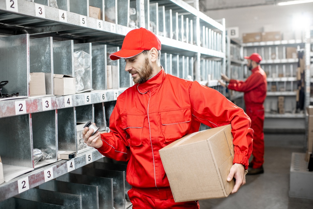 man-working-at-the-warehouse-with-auto-parts-2021-11-12-23-07-38-utc_50