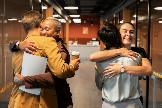 Mitarbeiter unterstützen: 9 Strategien für motivierte Teams