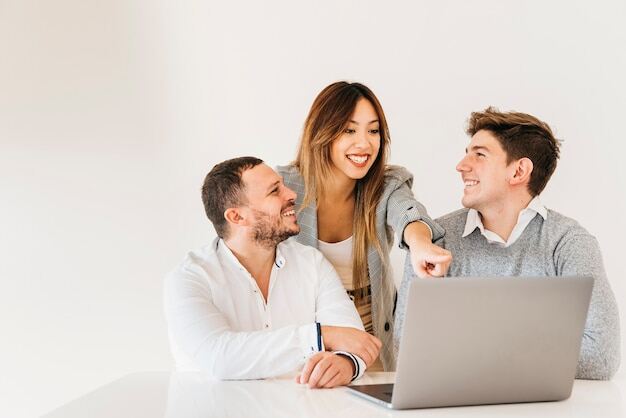 Suche: Personalentwicklung-Team sucht per E-Mail nach neuen Weiterbildungsressourcen