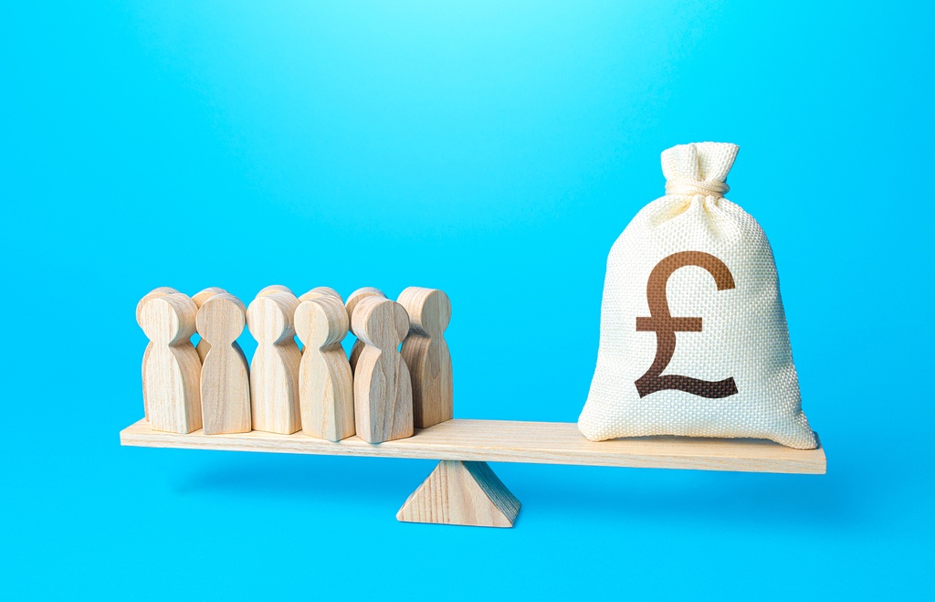 wages british-pounds-sterling-money-2022-09-21-21-27-18-utc_50